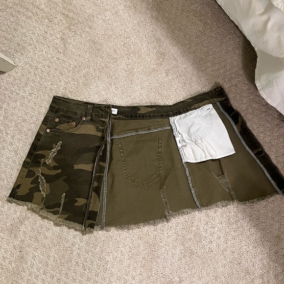 Army print mini skirt size small - Picture 4 of 4